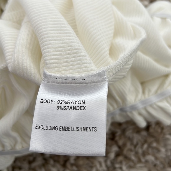 Never Worn Hello Molly White Crop Top Off Shoulder Sz XS (US 2) - Picture 10 of 10